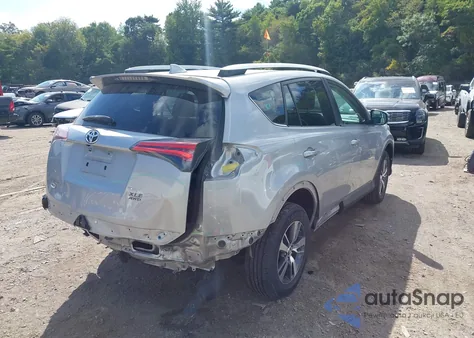 2016 Toyota Rav4 Xle z USA, uszkodzony, nr VIN 2T3RFREV9GW486330